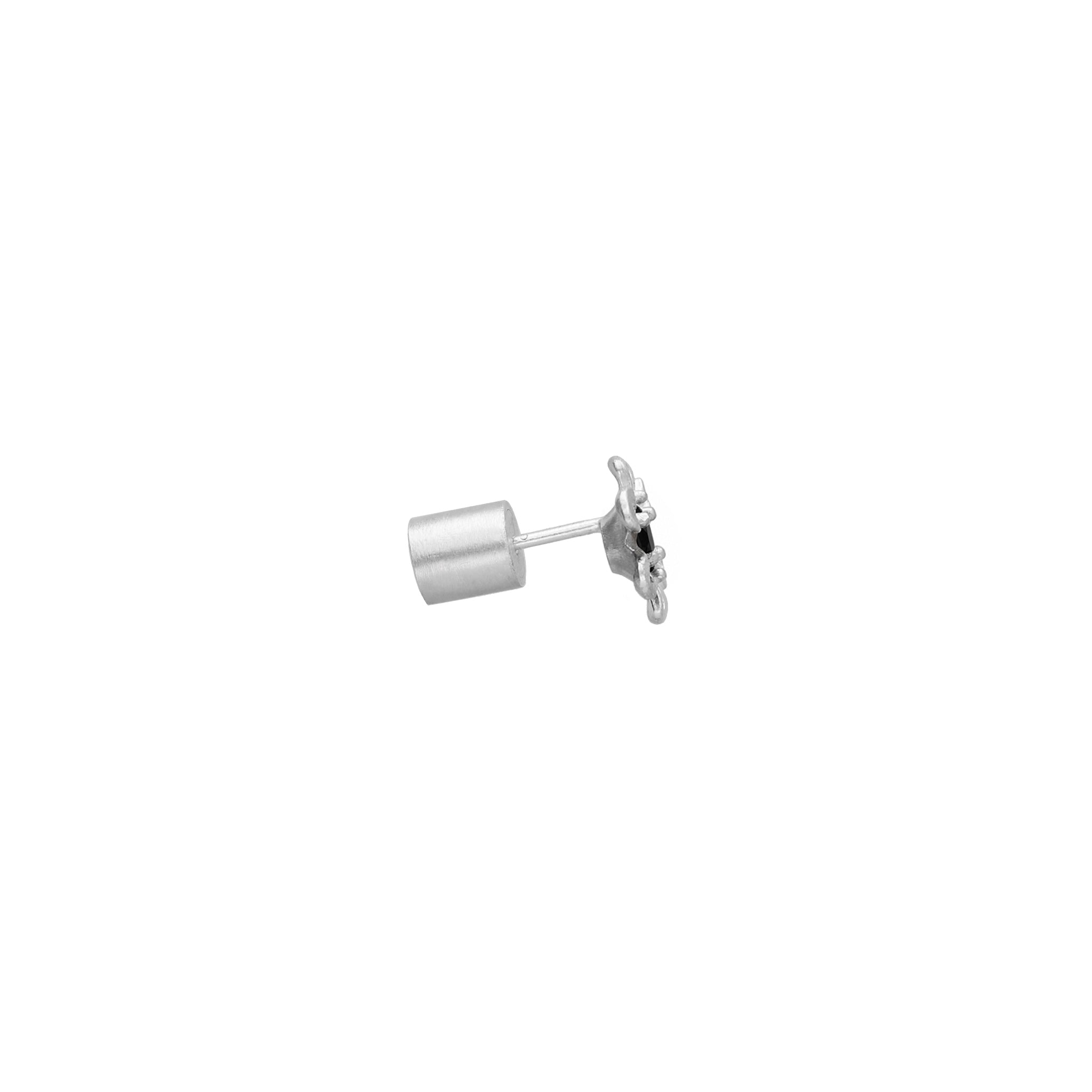 flower fuel earring – onyx