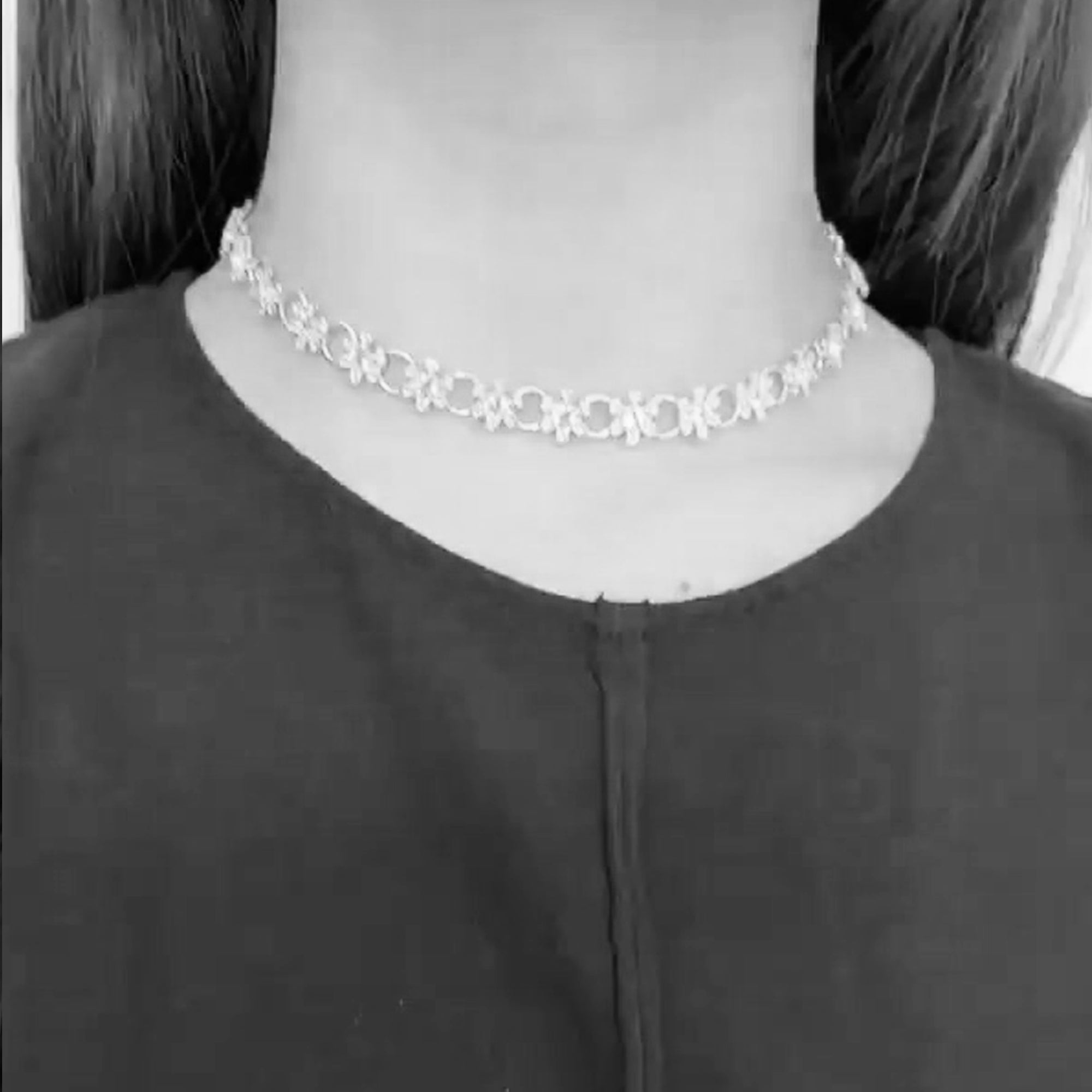 flower node necklace – white topaz