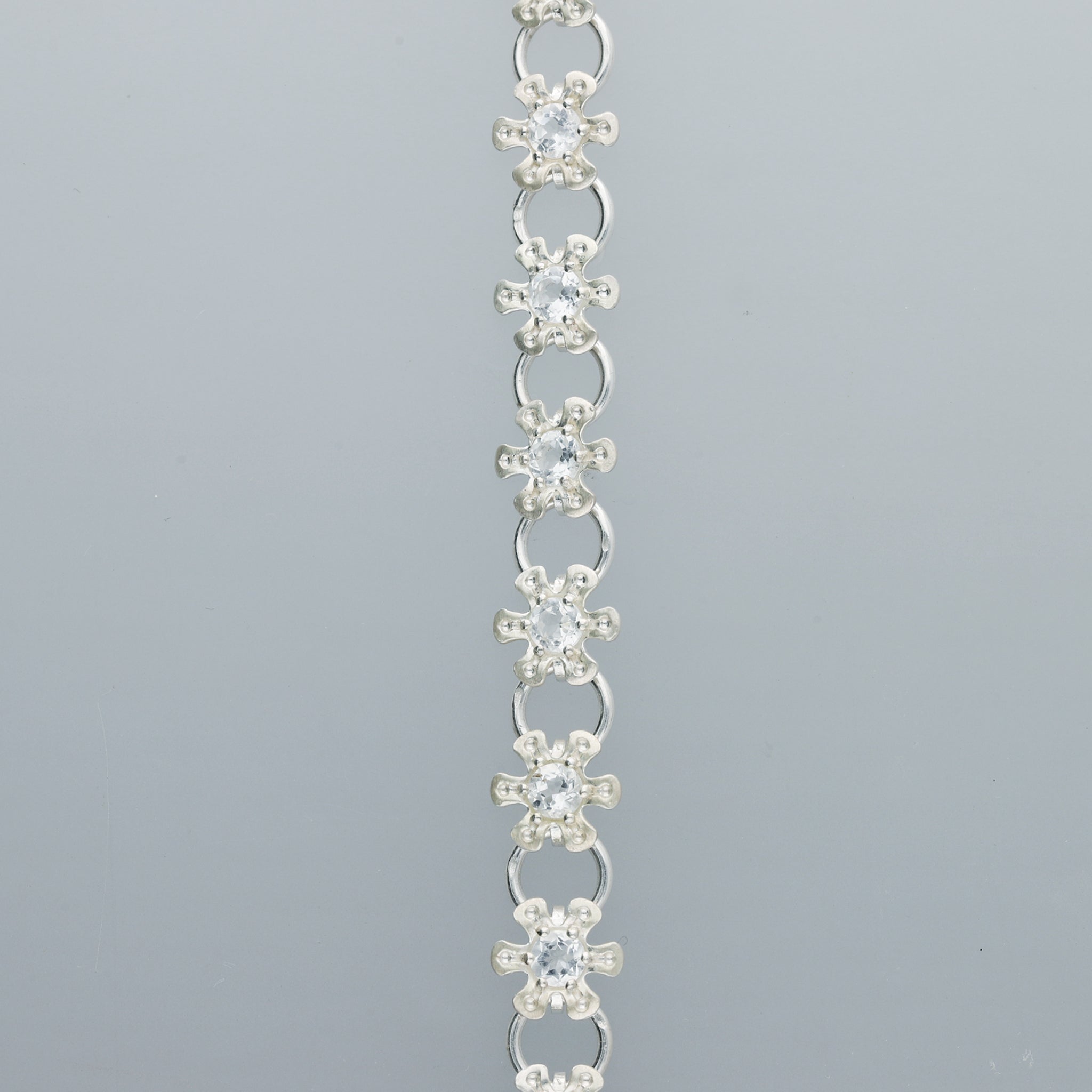 flower node necklace – white topaz