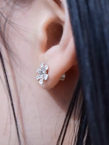 flower fuel earring – white topaz