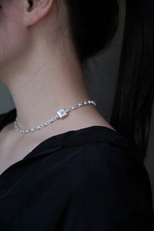 Magnetic necklace - still