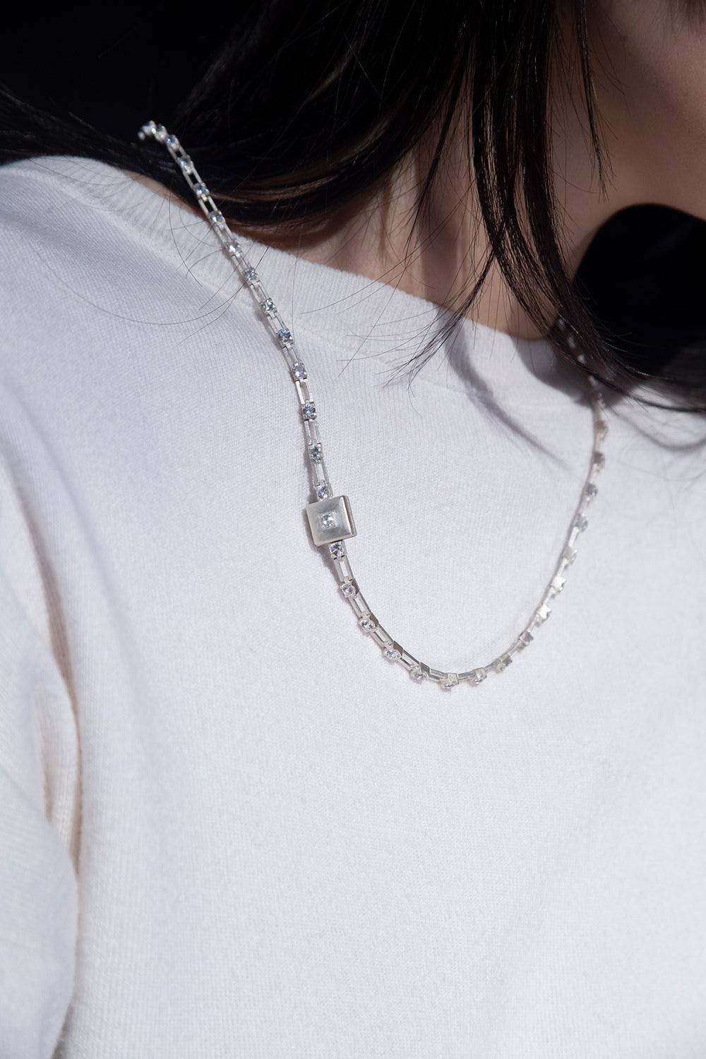 Magnetic necklace - still