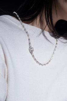 Magnetic necklace - still