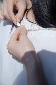 Magnetic necklace - still