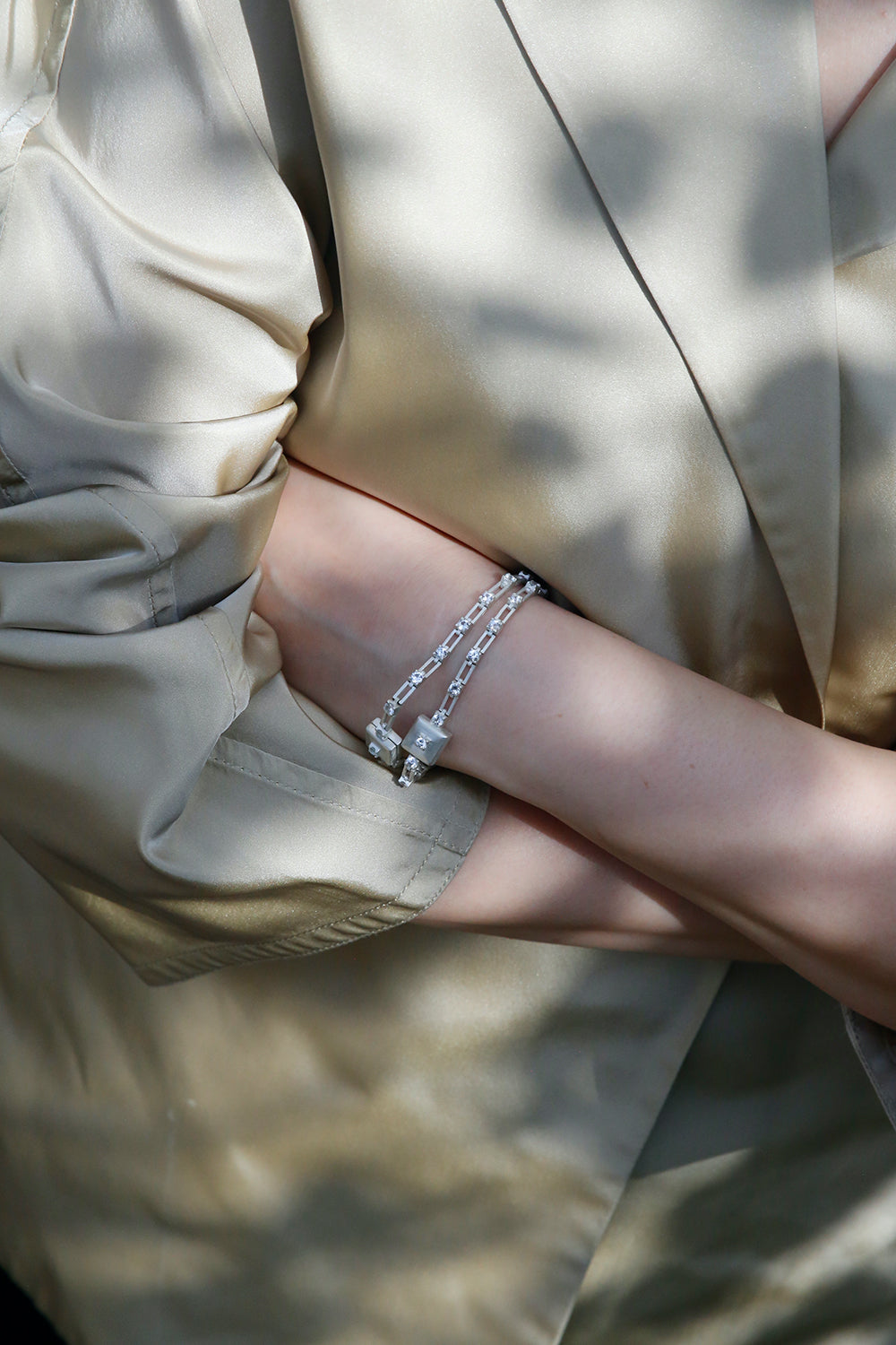 Magnetic bracelet - sequence