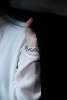 Flower node bracelet