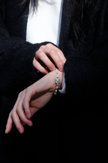 Magnetic bracelet - sequence